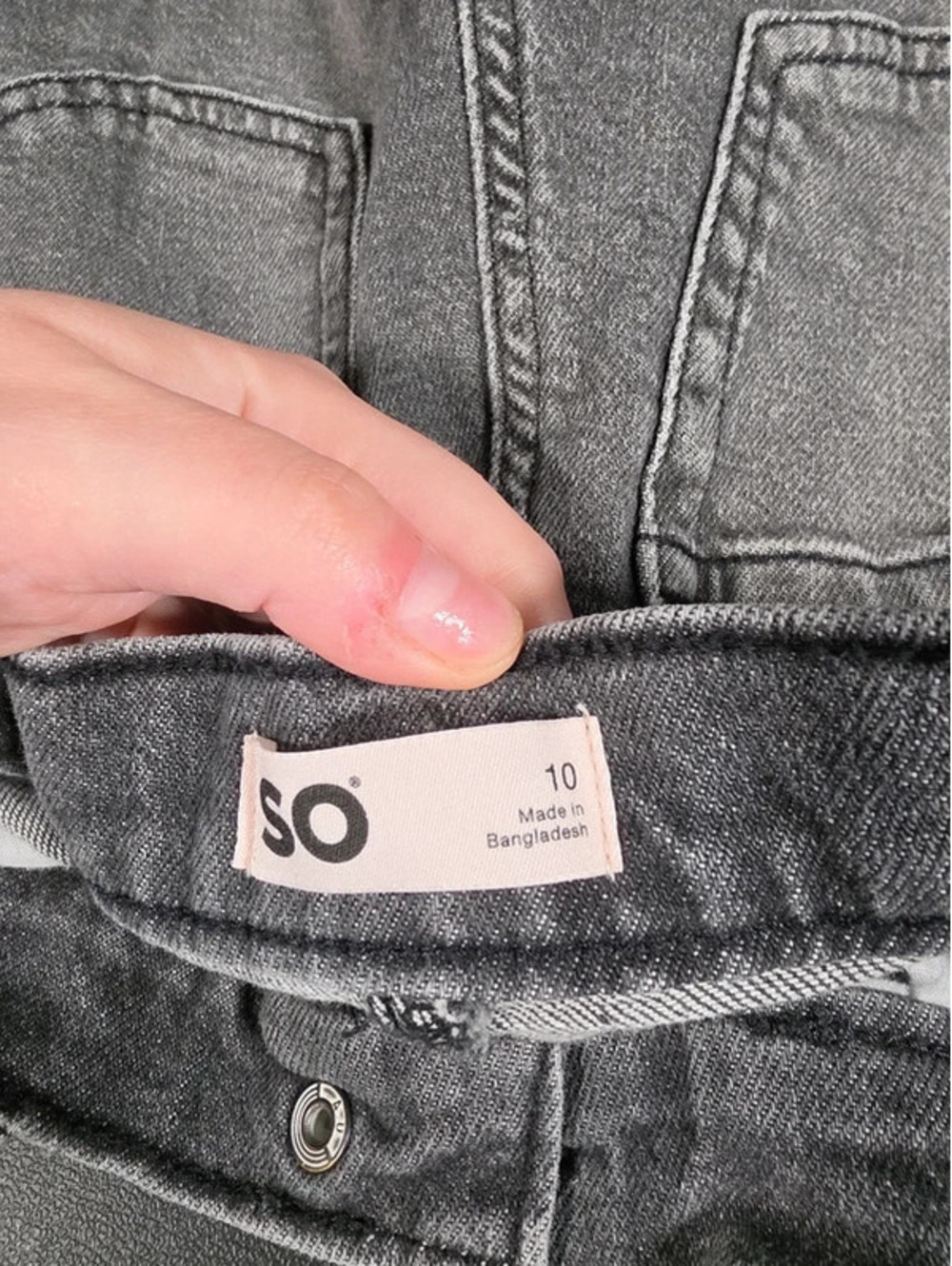 Jeans - Picture 3 of 4
